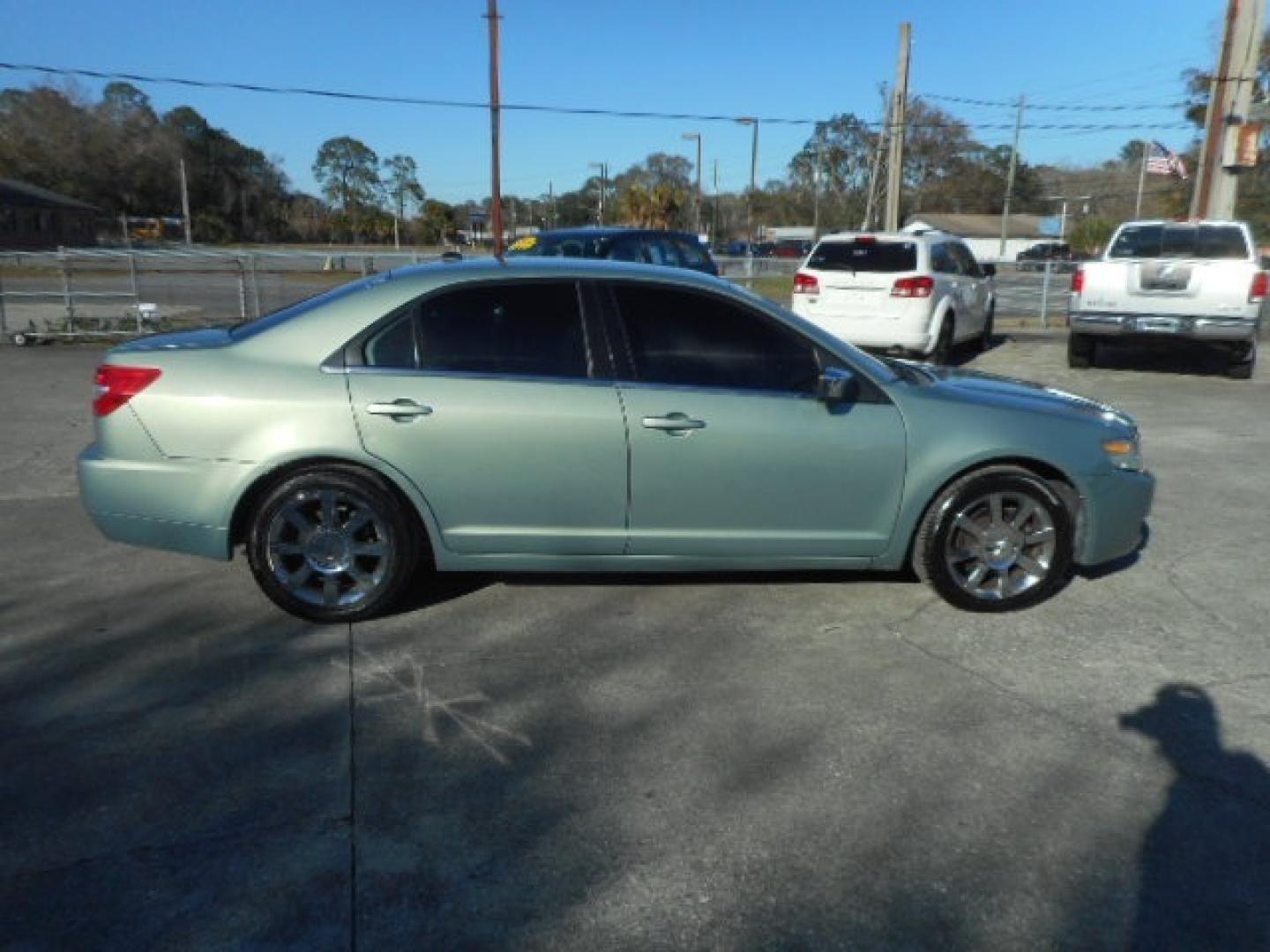 2009 GREEN LINCOLN MKZ (3LNHM26T29R) , located at 1200 Cassat Avenue, Jacksonville, FL, 32205, (904) 695-1885, 30.302404, -81.731033 - Photo#4